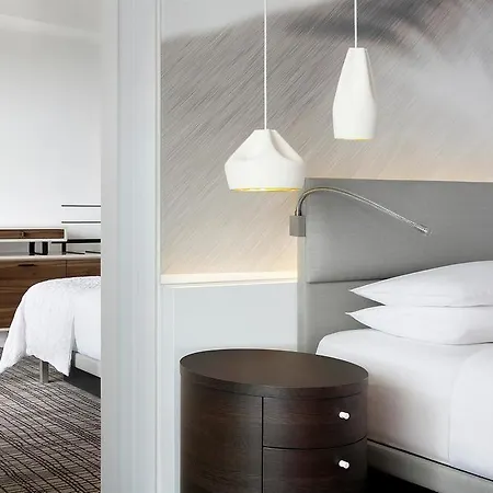 Le Meridien Plaza