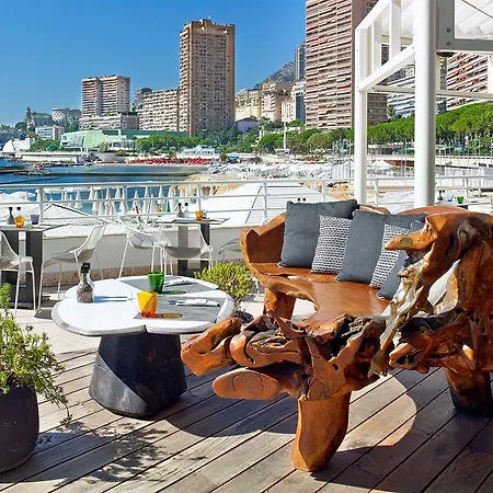 Le Meridien Plaza Hotel